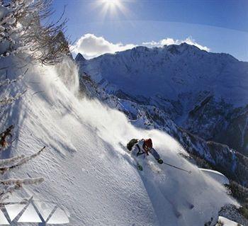 L'aiguille Grive Hotel